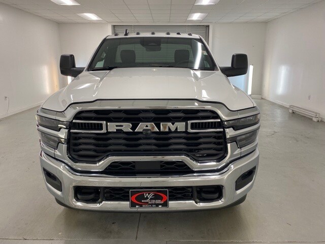 2025 Ram 3500 Tradesman photo 2