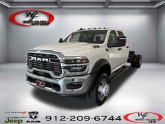 2026 Ram 5500 Chassis Cab TRADESMAN  CREW  4X4 84' CA Pickup