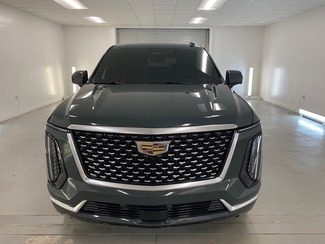 2025 Cadillac Escalade Premium Luxury photo 2