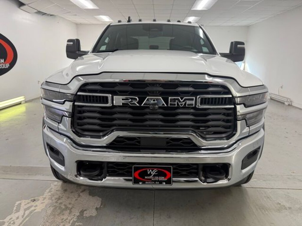 New 2026 Ram 5500 Chassis Cab TRADESMAN CREW 4X4 84' CA Pickup