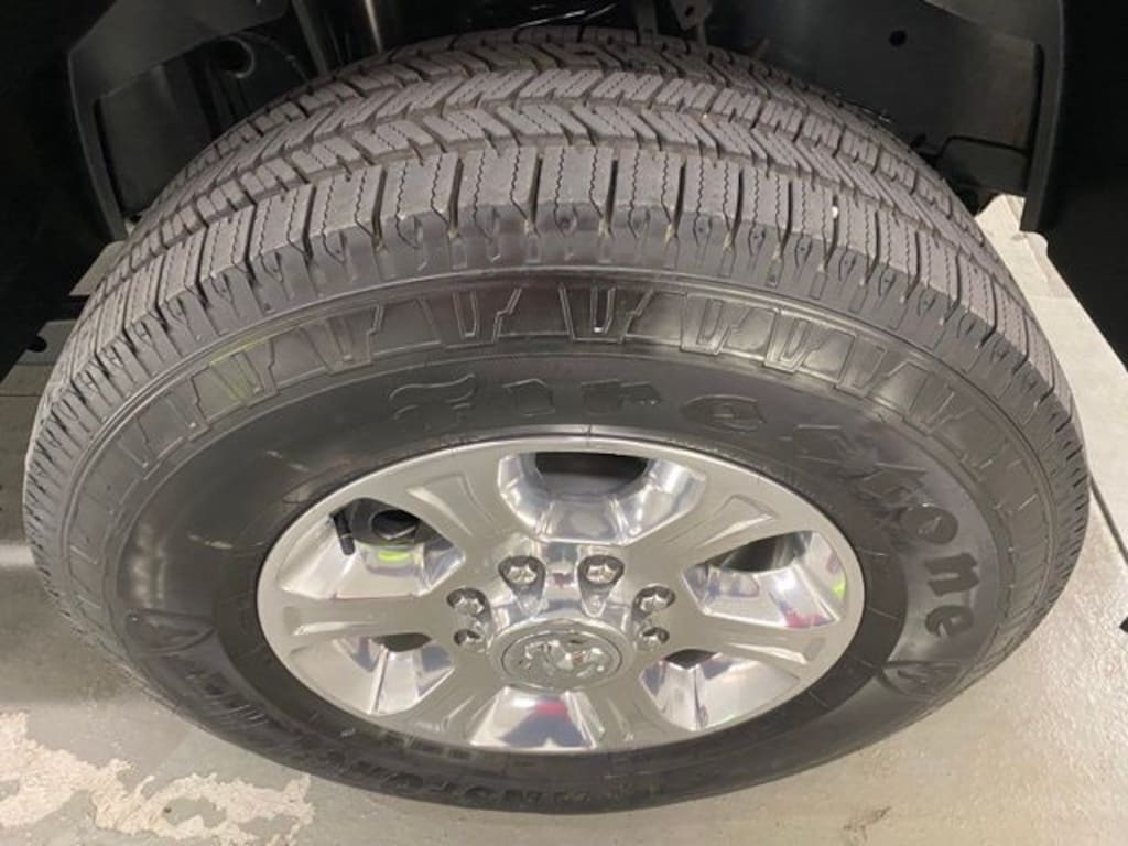 New 2025 Ram 2500 BIG HORN CREW CAB 4X4 6'4 BOX Pickup