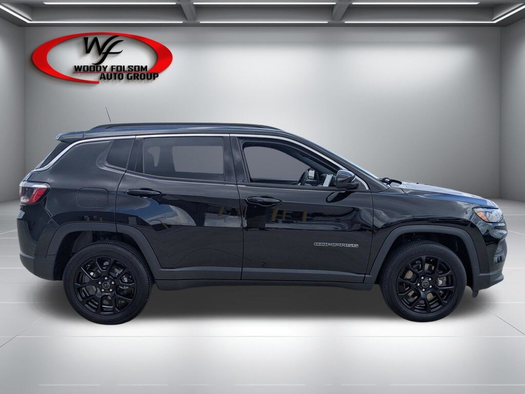 Used 2025 Jeep Compass Latitude SUV