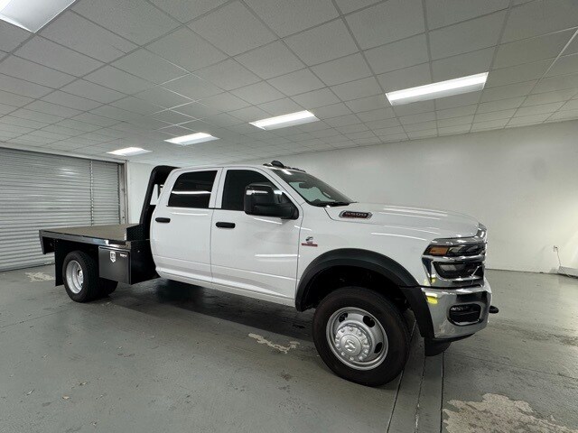 2025 Ram 5500 Tradesman photo 3
