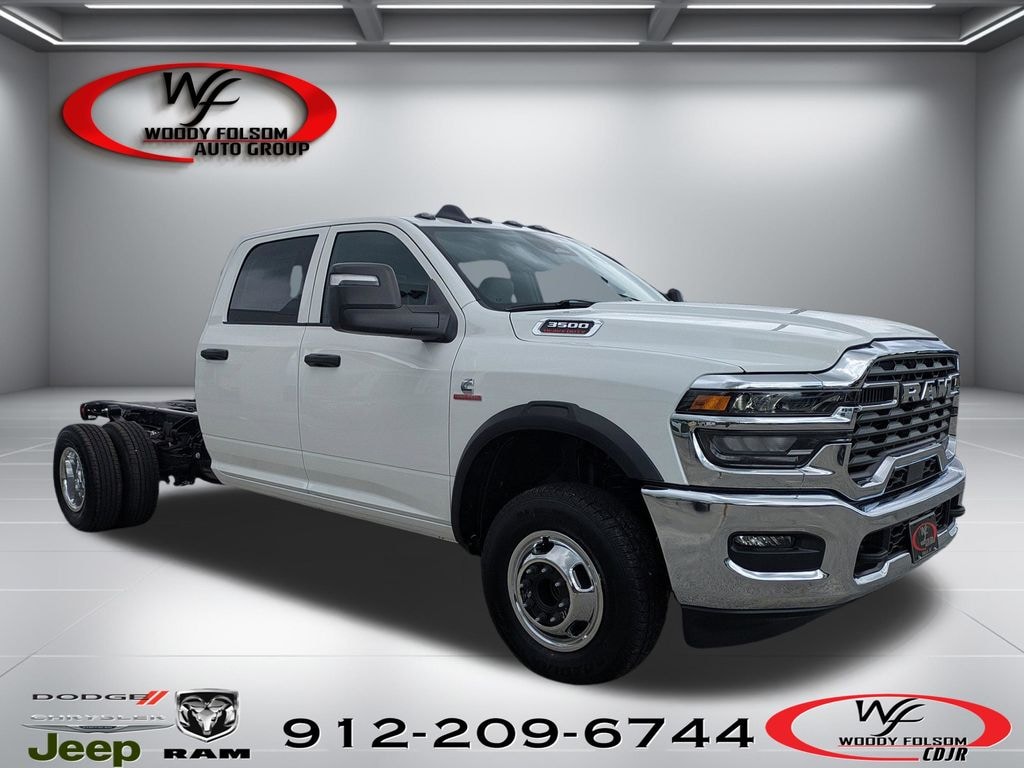 New 2026 Ram 3500 Chassis Cab TRADESMAN CREW 4X4 60' CA Pickup
