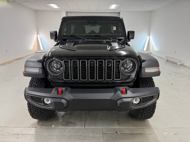 2025 Jeep Wrangler Rubicon photo 2