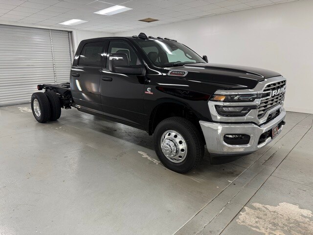 2025 Ram 3500 Tradesman photo 3