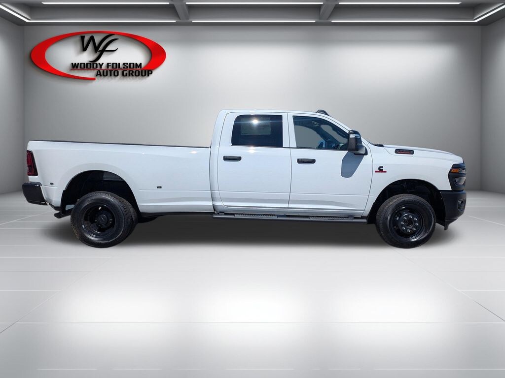 New 2026 Ram 3500 TRADESMAN CREW CAB 4X4 8' BOX Pickup