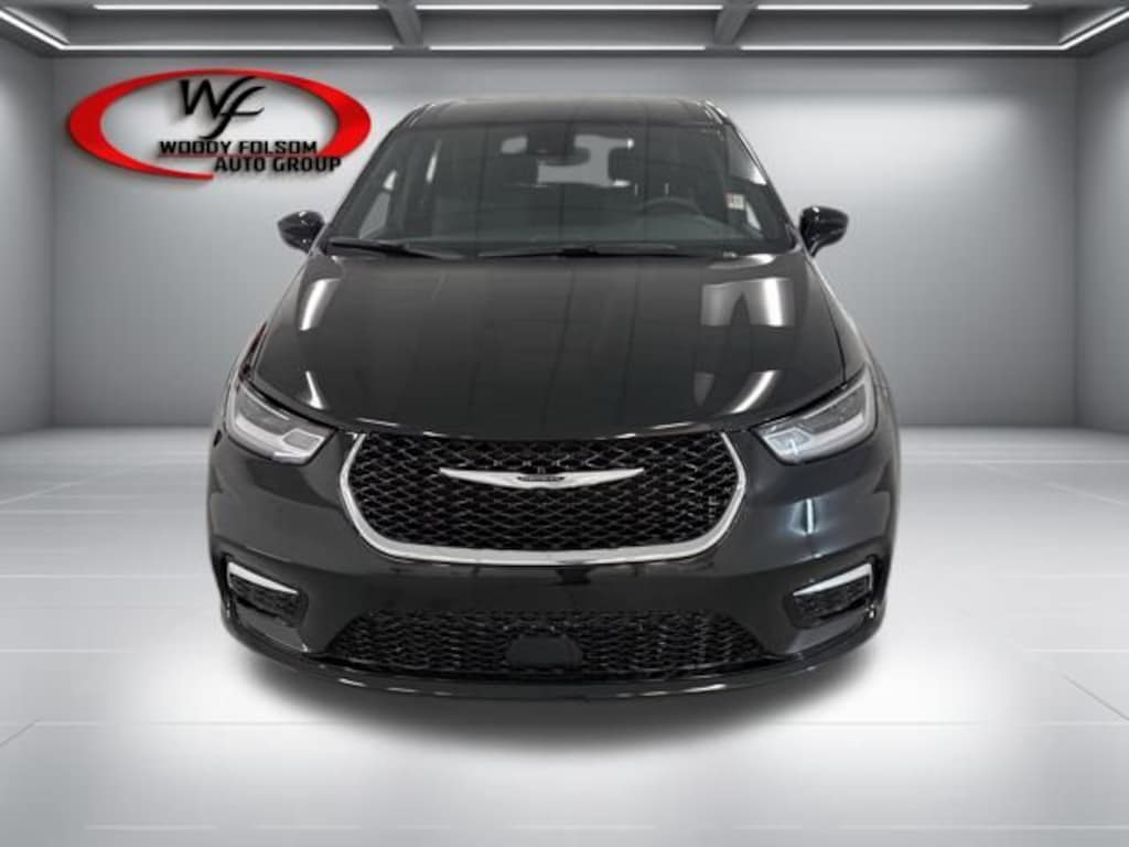 New 2026 Chrysler Pacifica SELECT Passenger Van