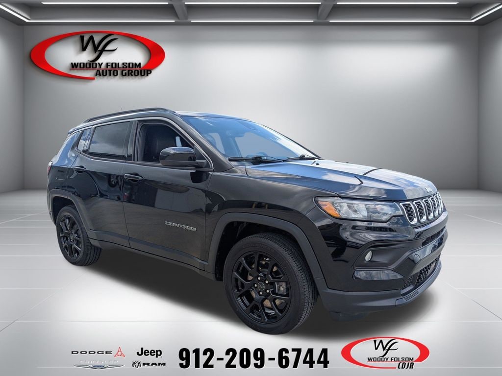 Used 2025 Jeep Compass Latitude SUV