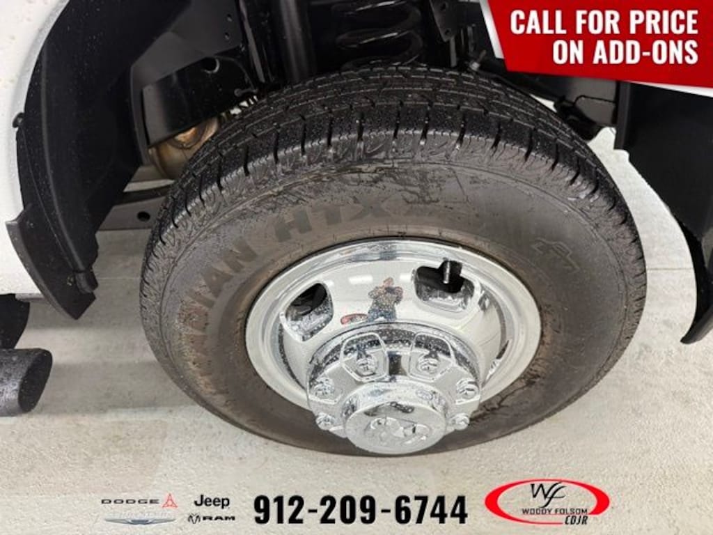 New 2026 Ram 3500 Chassis Cab TRADESMAN CREW 4X4 60' CA Pickup