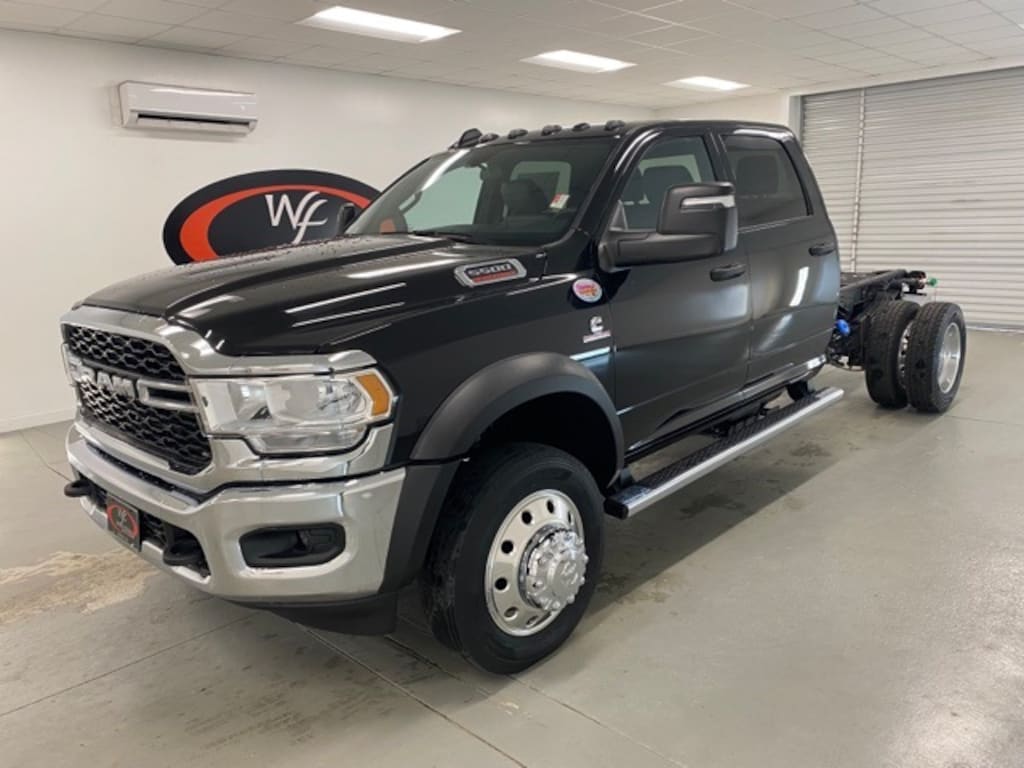 New 2024 Ram 5500 Chassis Cab 5500 TRADESMAN CHASSIS CREW CAB 4X4 60' CA Pickup