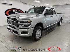 2026 Ram 3500 TRADESMAN CREW CAB 4X4 8' BOX Pickup