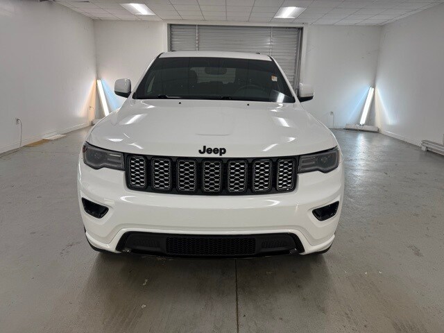 2022 Jeep Cherokee Laredo X photo 2