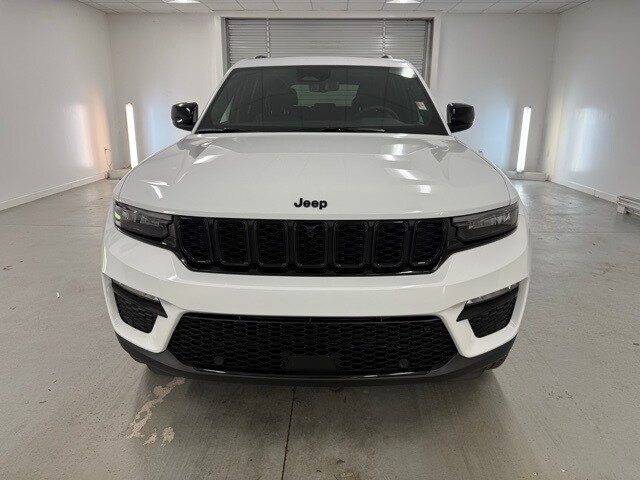 2025 Jeep Grand Cherokee Limited Sport photo 2