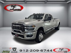2026 Ram 3500 TRADESMAN CREW CAB 4X4 8' BOX Pickup
