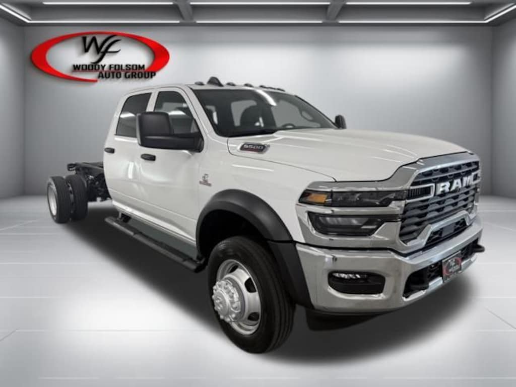 New 2026 Ram 5500 Chassis Cab TRADESMAN CREW 4X4 84' CA Pickup