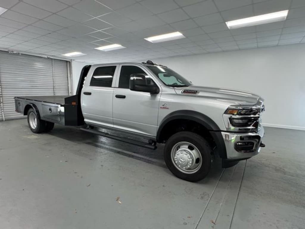 New 2026 Ram 5500 Chassis Cab TRADESMAN CREW 4X4 84' CA Pickup