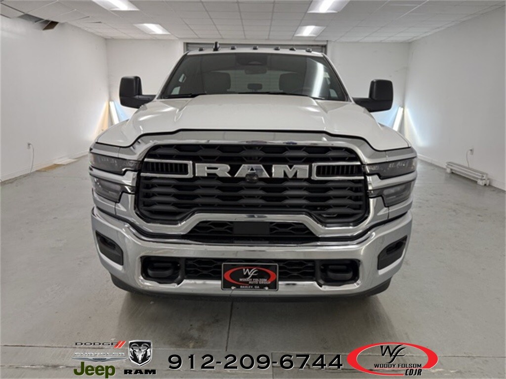 2026 Ram 3500 Tradesman photo 2