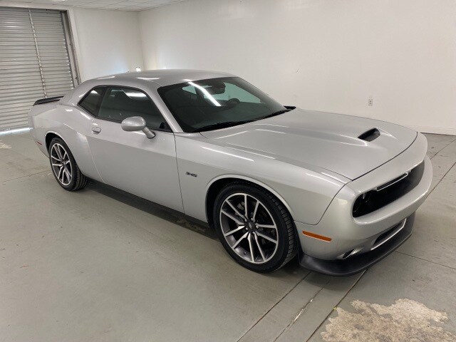 2023 Dodge Challenger R/T photo 3