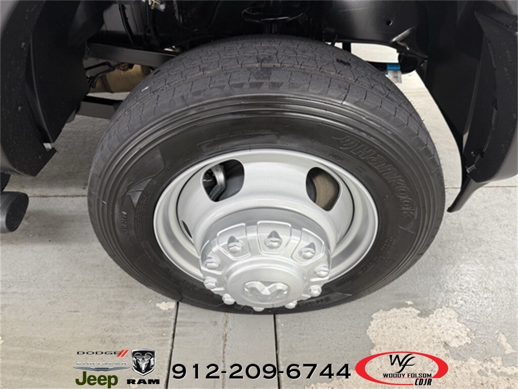 2026 Ram 5500 Tradesman photo 4