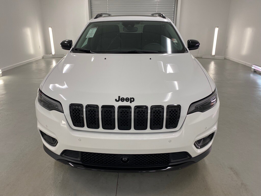 2023 Jeep Cherokee Altitude Lux photo 2