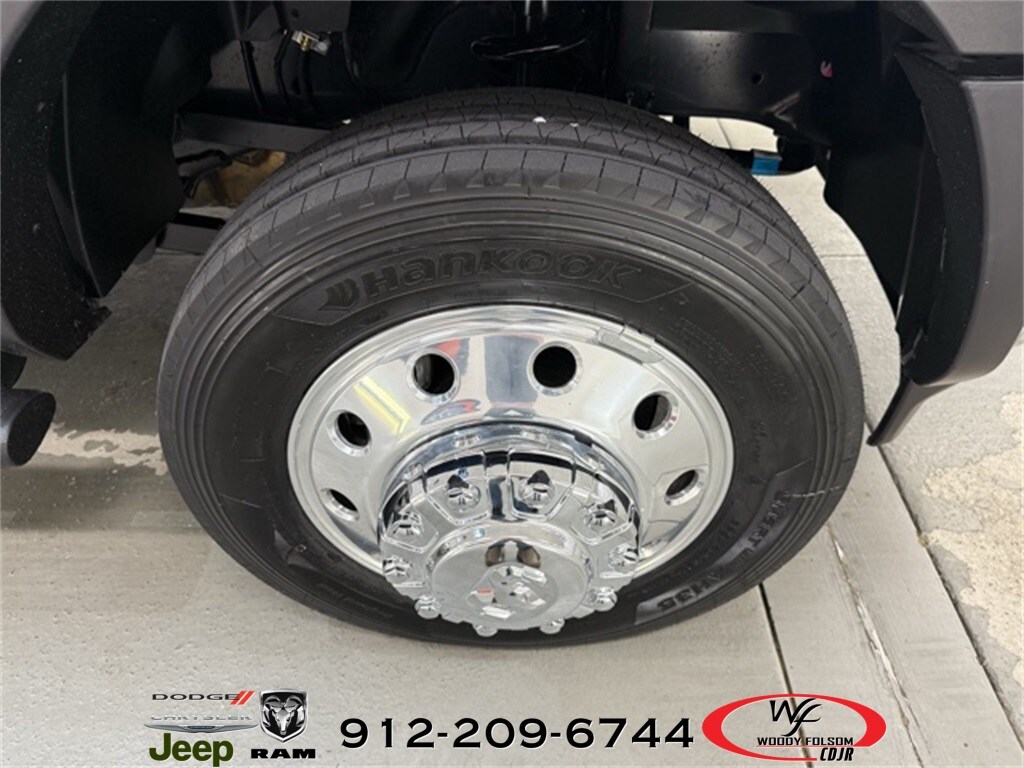 2026 Ram 5500 Tradesman photo 4