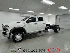 2026 Ram 5500 Chassis Cab 5500 TRADESMAN CHASSIS CREW CAB 4X4 84' CA Pickup