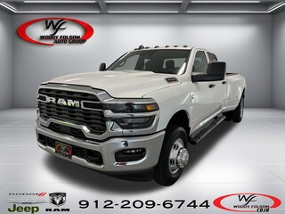 2026 Ram 3500 TRADESMAN CREW CAB 4X4 8' BOX Pickup