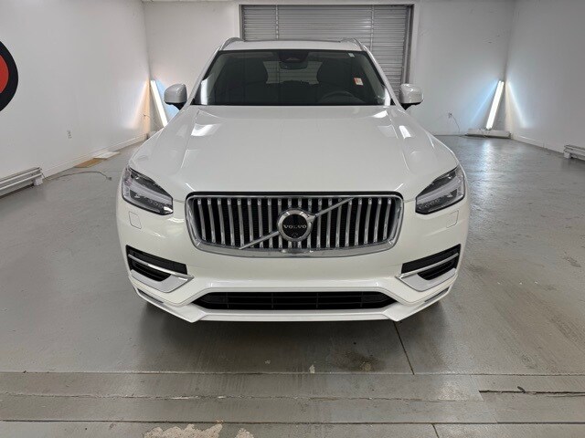 2024 Volvo XC90 B5 Plus photo 2
