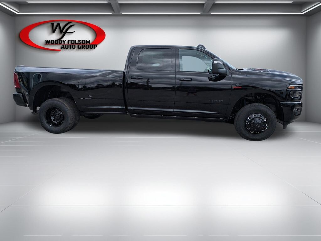 New 2026 Ram 3500 LARAMIE CREW CAB 4X4 8' BOX Pickup