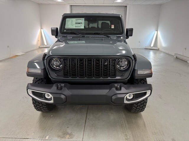 2025 Jeep Gladiator Sport photo 2