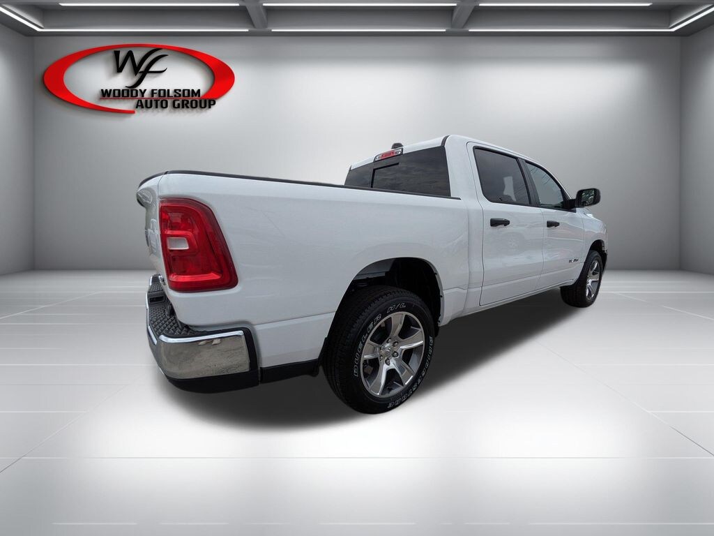 New 2026 Ram 1500 TRADESMAN CREW CAB 4X4 5'7 BOX Pickup