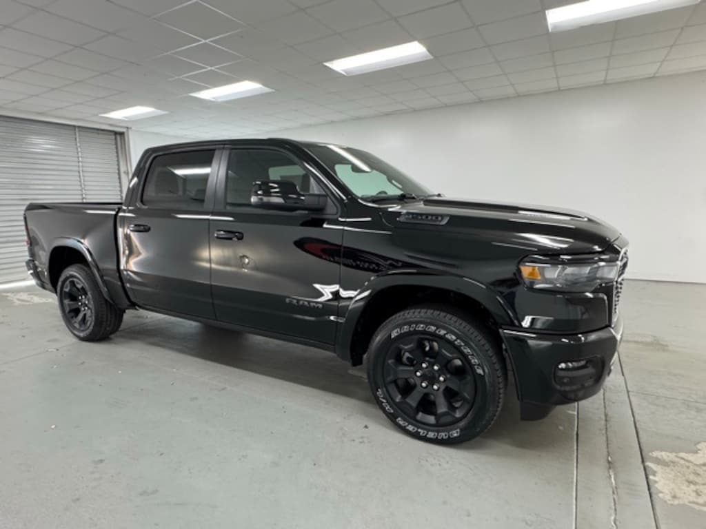 New 2026 Ram 1500 BIG HORN CREW CAB 4X4 5'7 BOX Pickup