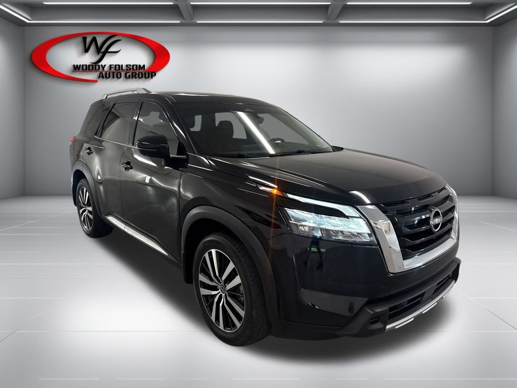 Used 2024 Nissan Pathfinder Platinum SUV