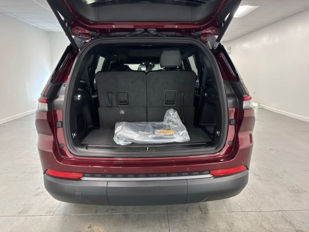 New 2026 Jeep Grand Cherokee L LIMITED 4X2 Sport Utility