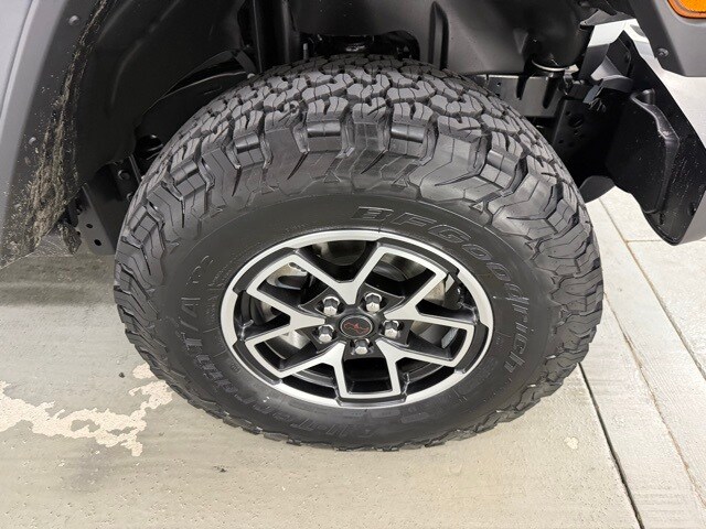 2025 Jeep Wrangler Two-Door Rubicon photo 4