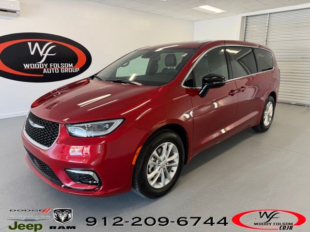 2026 Chrysler Pacifica Select's photo