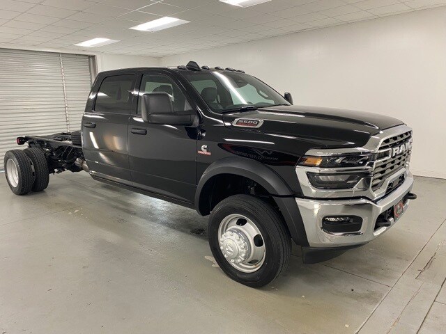 2025 Ram 5500 Tradesman photo 3