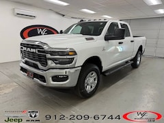 2026 Ram 2500 TRADESMAN CREW CAB 4X4 6'4 BOX Pickup