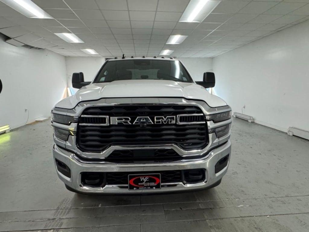 New 2026 Ram 2500 TRADESMAN CREW CAB 4X4 6'4 BOX Pickup