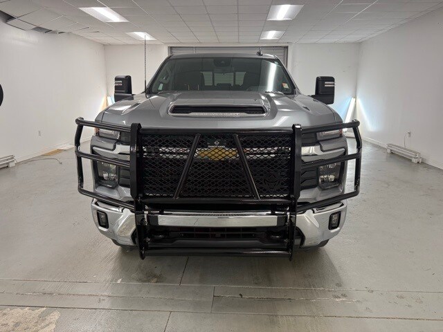 2025 Chevrolet Silverado 2500HD LT photo 2