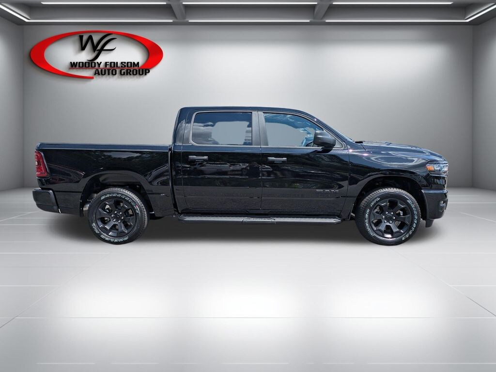 New 2026 Ram 1500 EXPRESS CREW CAB 4X4 5'7 BOX Pickup