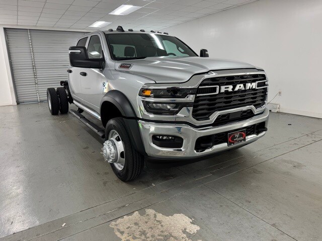2026 Ram 5500 Tradesman photo 2
