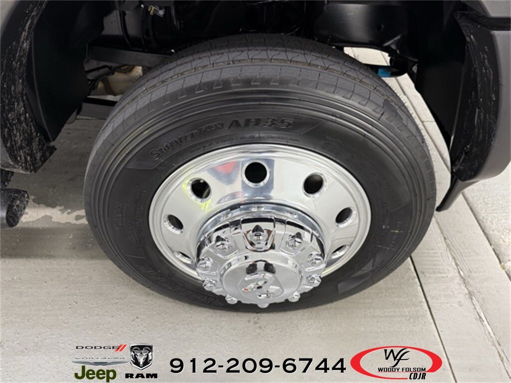 2026 Ram 5500 Tradesman photo 2