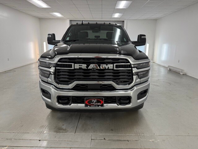2025 Ram 3500 Tradesman photo 2