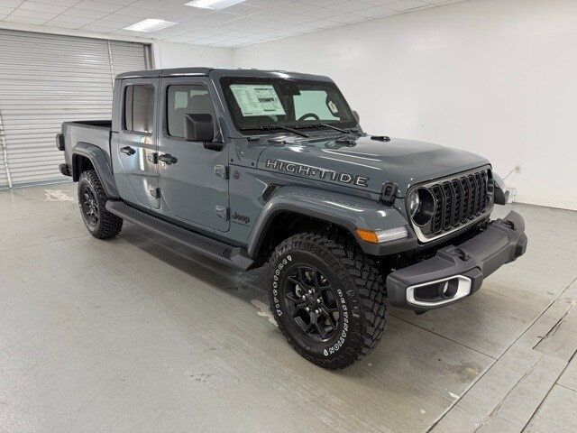2025 Jeep Gladiator Sport photo 3
