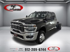 2026 Ram 3500 TRADESMAN CREW CAB CHASSIS 4X4 60' CA Pickup