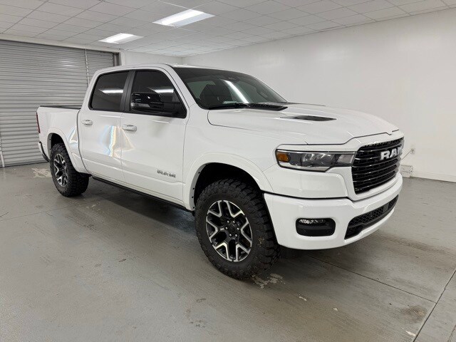 2025 Ram 1500 Laramie photo 3