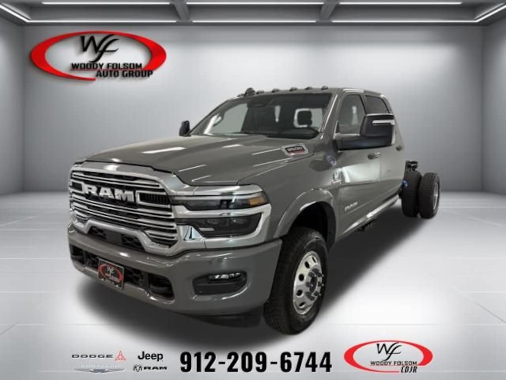 New 2026 Ram 3500 Chassis Cab BIG HORN CREW 4X4 60' CA Pickup