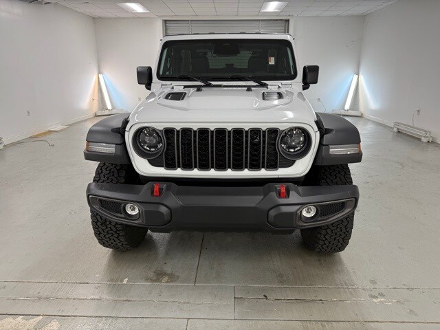 2025 Jeep Wrangler Two-Door Rubicon photo 2
